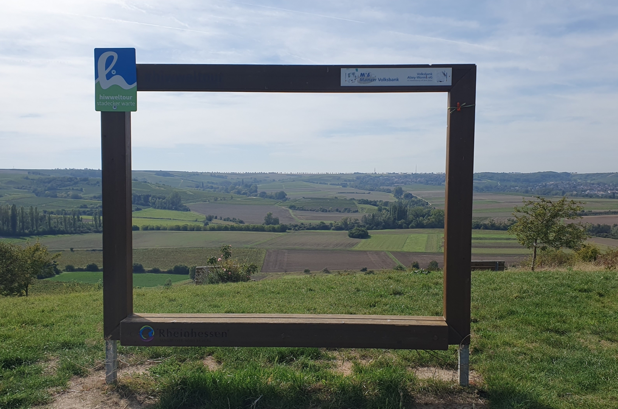 Fotorahmen als Beispiel für einen selfie point zur Stärkung des regionalen Tourismus und der Dorfentwicklung